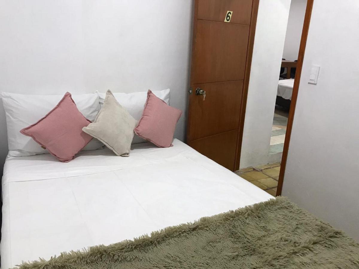 Hostal 62 *