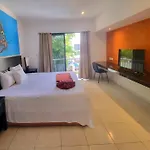 Hotel Holly