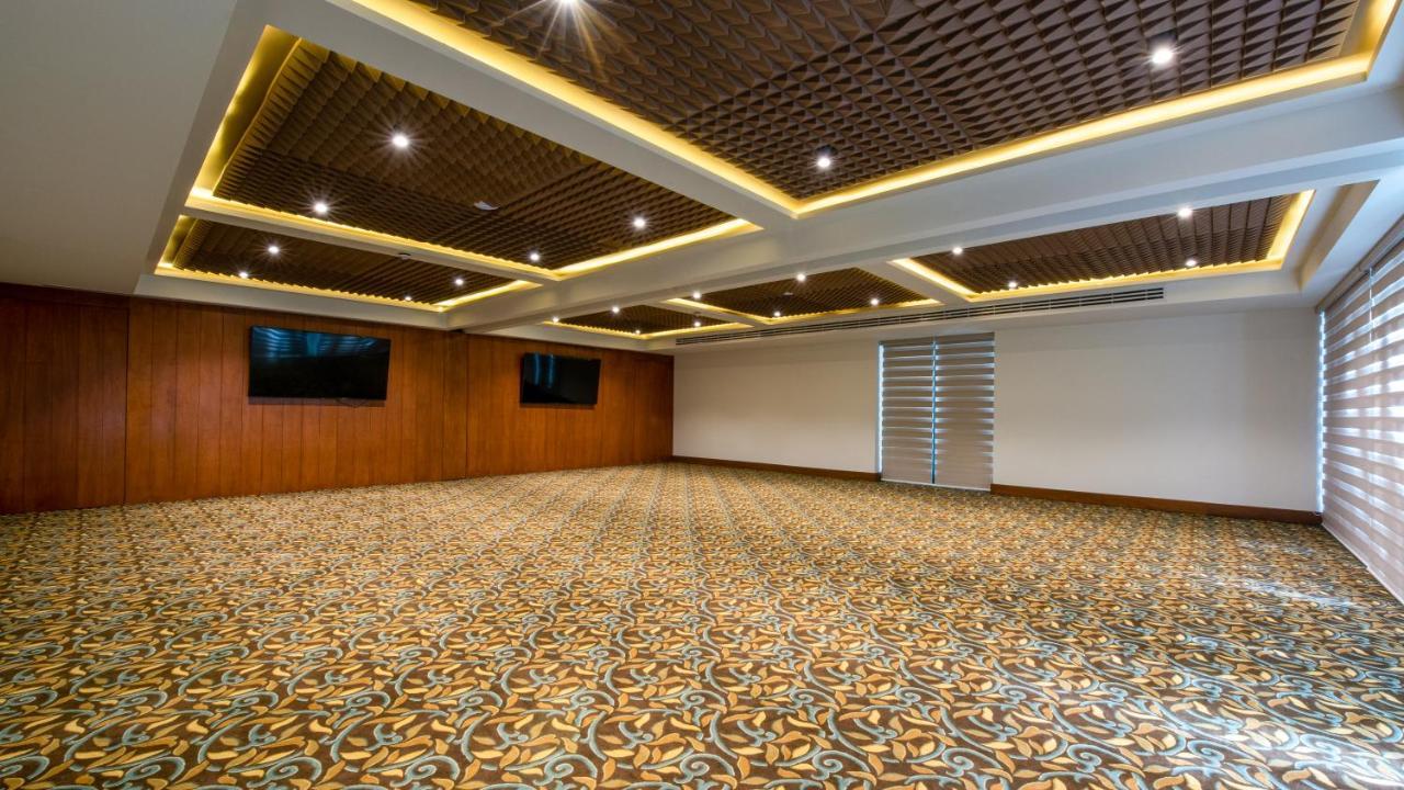 Wayam Mundo Imperial Hotel 5*