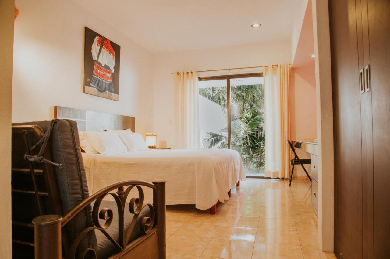 Holly Hotel