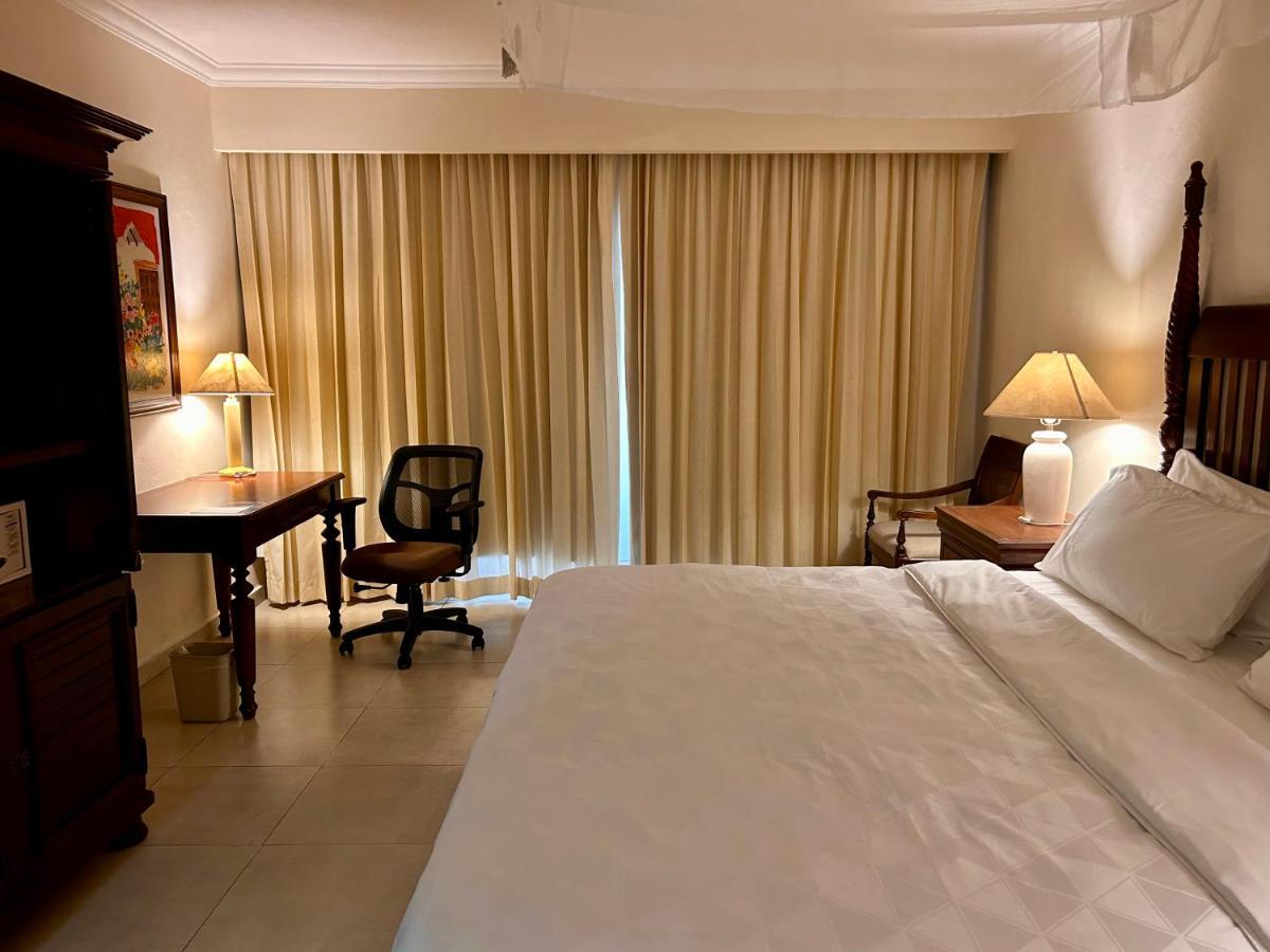 By Ihg