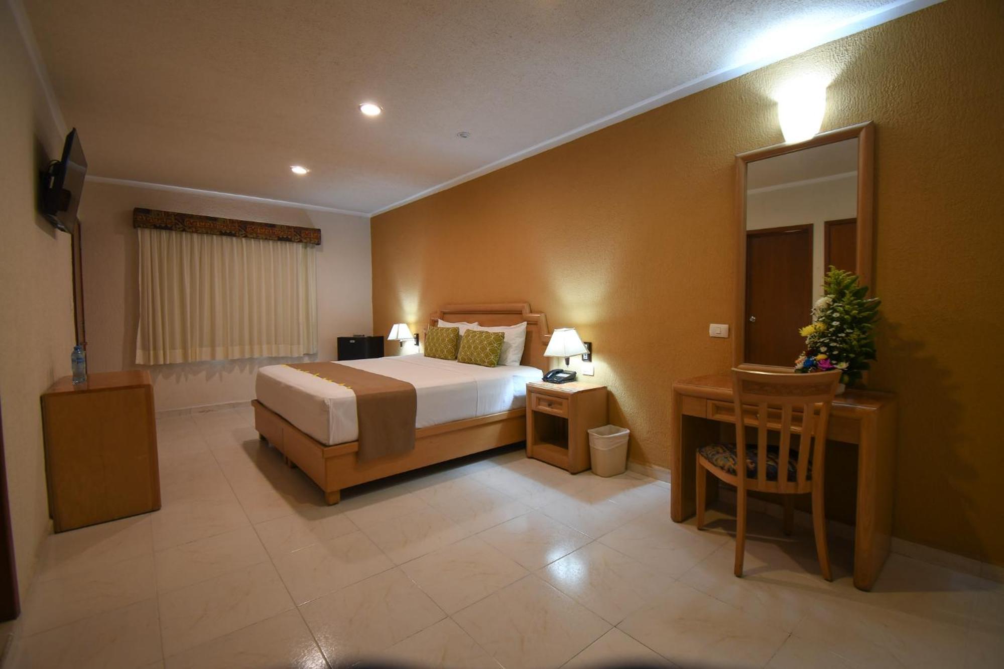 Tecnohotel Itzáes Hotel 3*