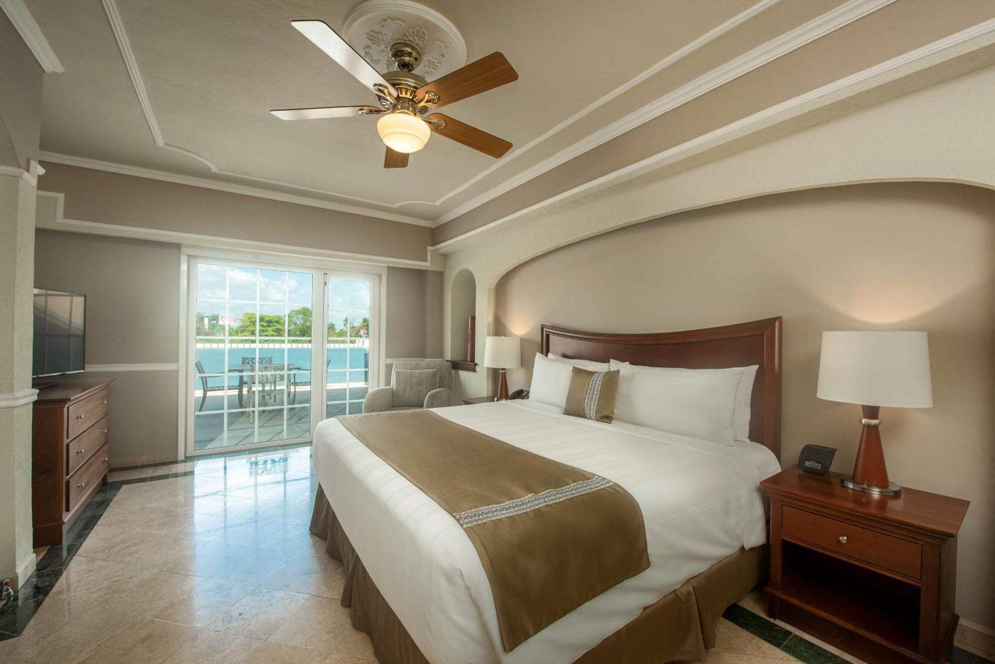 Mercedes Curio Collection By Hilton Hotel 4*
