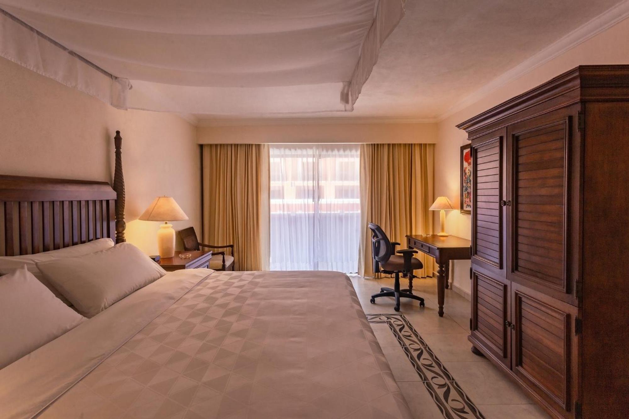 Hotel By Ihg