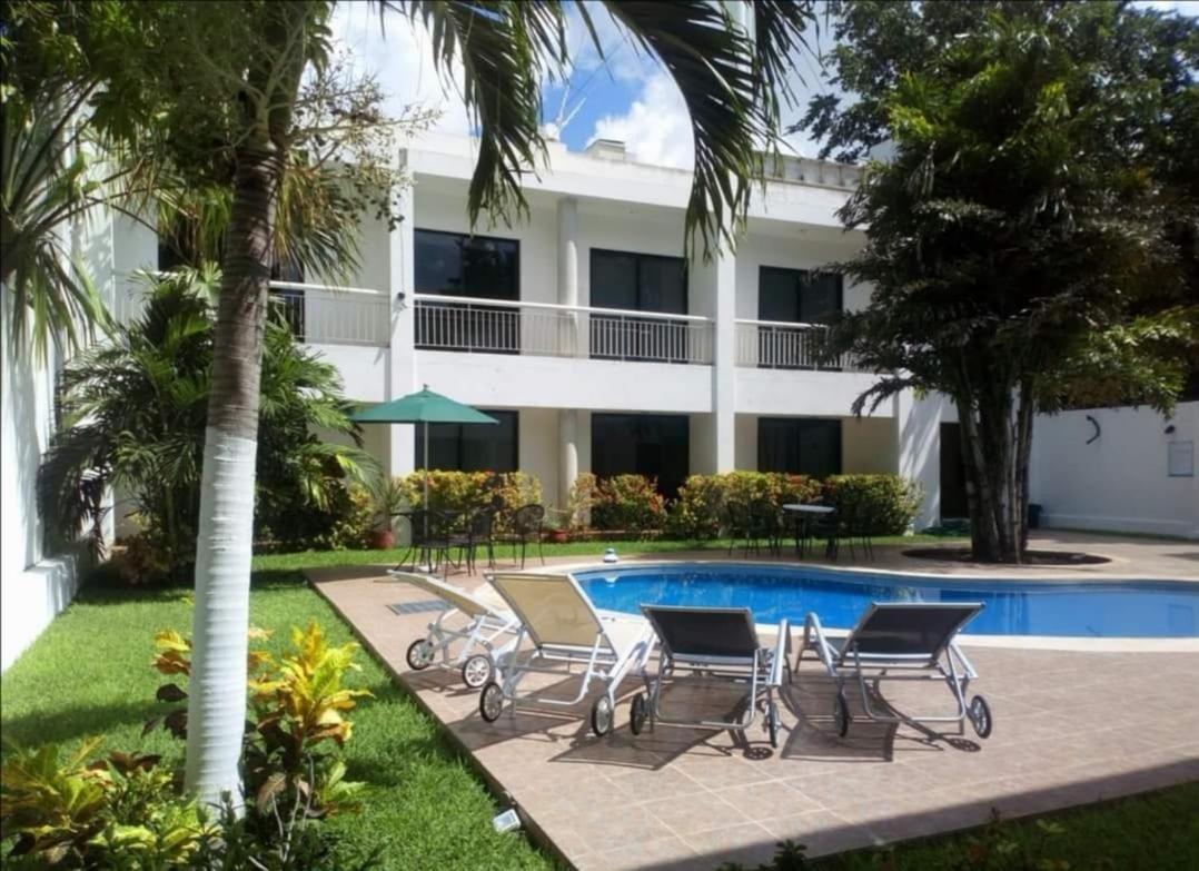 Holly Hotel