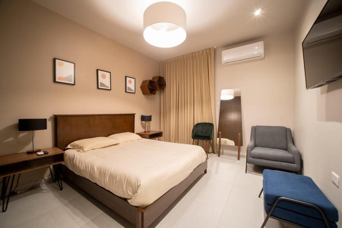 Apartamento Peninsula 2 Bedroom Designer & 200 Mb Fast Wifi New Listing!