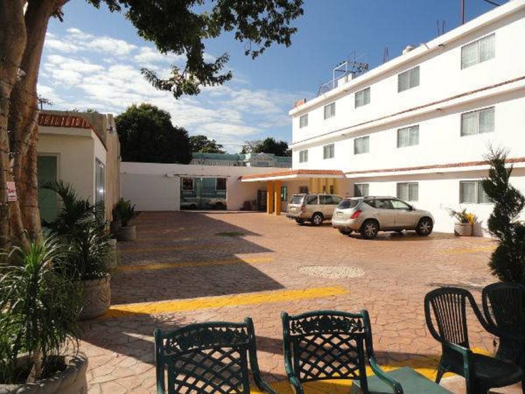 Dalias Hotel 3*