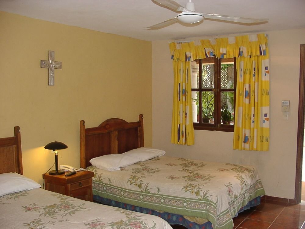 Holly Hotel 4*
