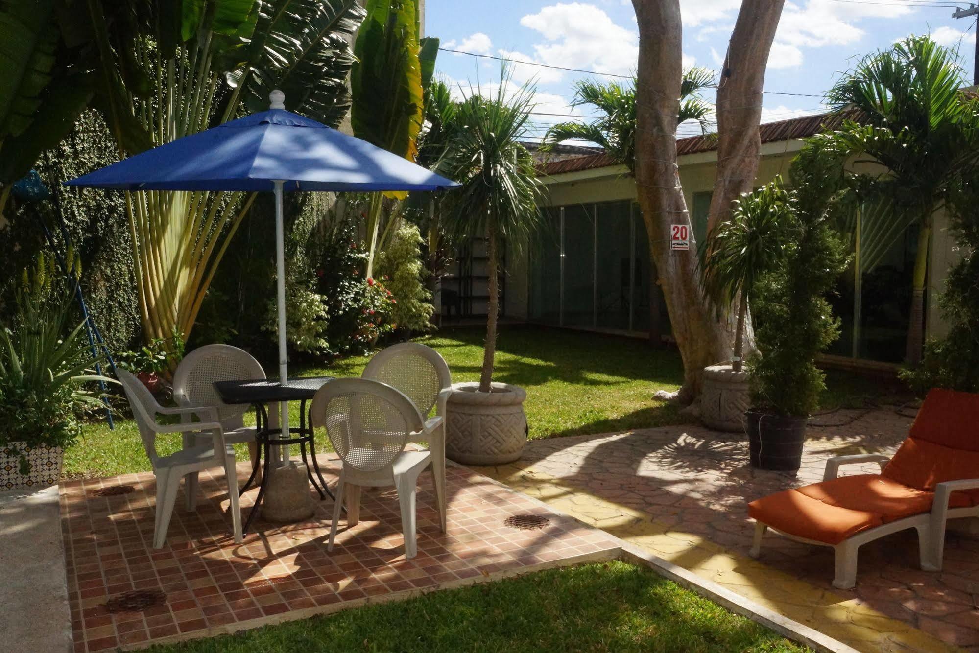 Dalias Hotel 3*